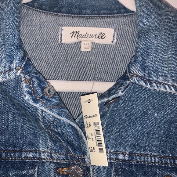 ✨NWT Madewell The Jean Jacket in Medford Wash - Picture 5 of 8
